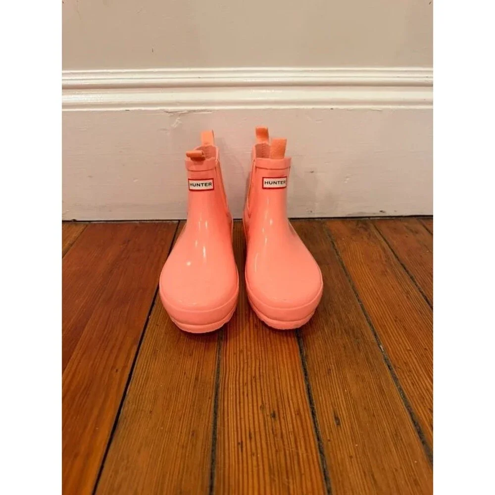 Glossy coral Hunter short boots size 5
